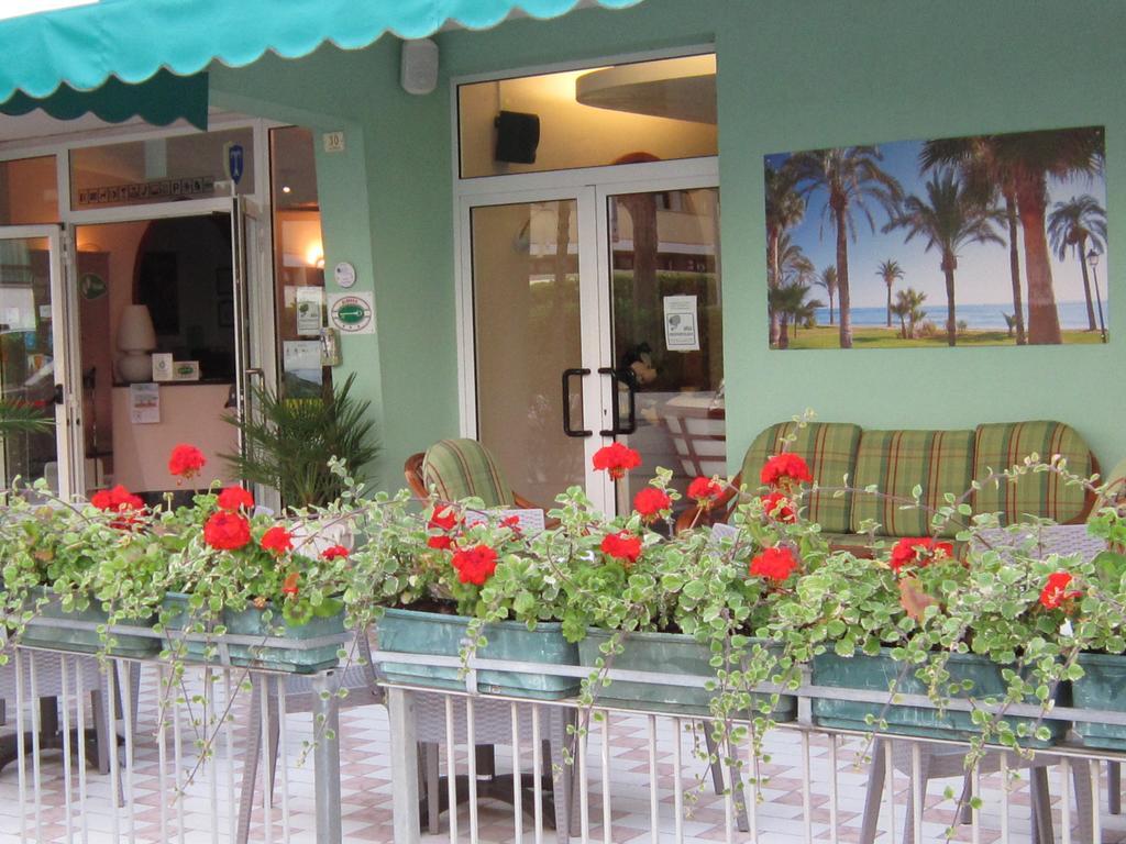 Hotel Palme Park & Beach Included リド・ディ・イエゾロ エクステリア 写真