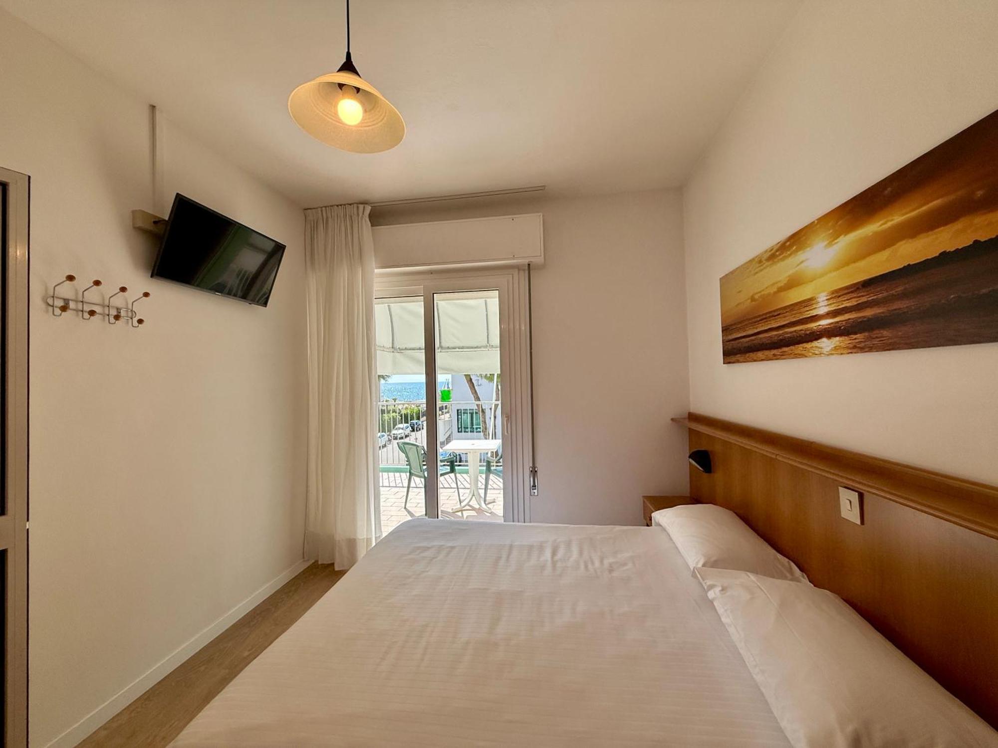 Hotel Palme Park & Beach Included リド・ディ・イエゾロ エクステリア 写真