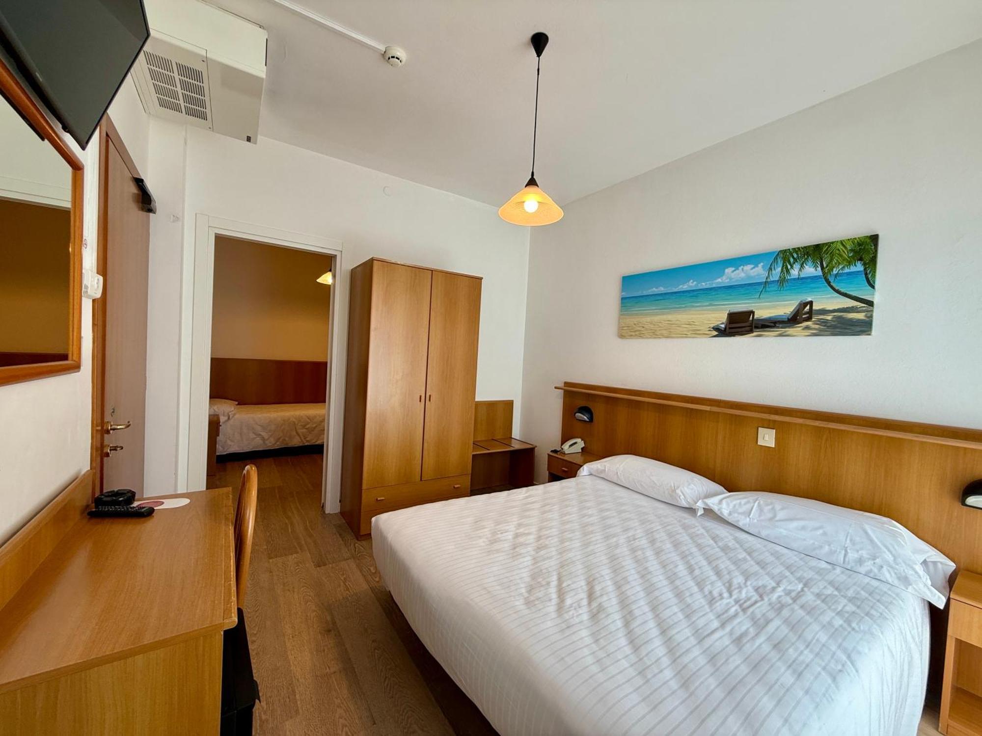 Hotel Palme Park & Beach Included リド・ディ・イエゾロ エクステリア 写真