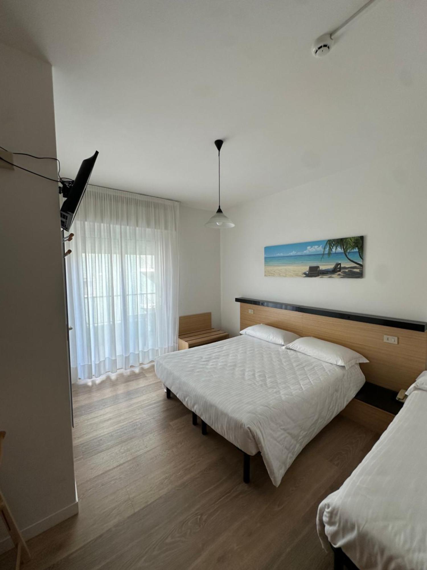Hotel Palme Park & Beach Included リド・ディ・イエゾロ エクステリア 写真