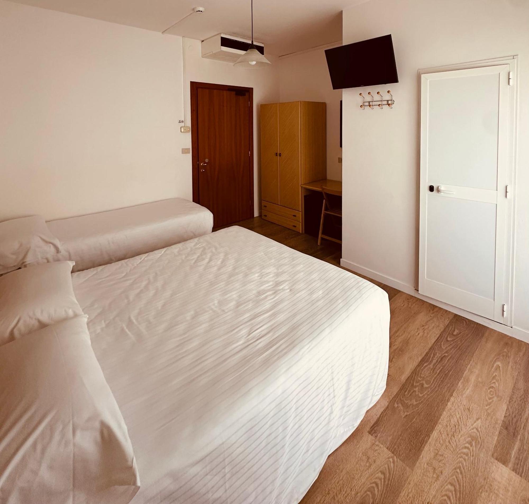 Hotel Palme Park & Beach Included リド・ディ・イエゾロ エクステリア 写真